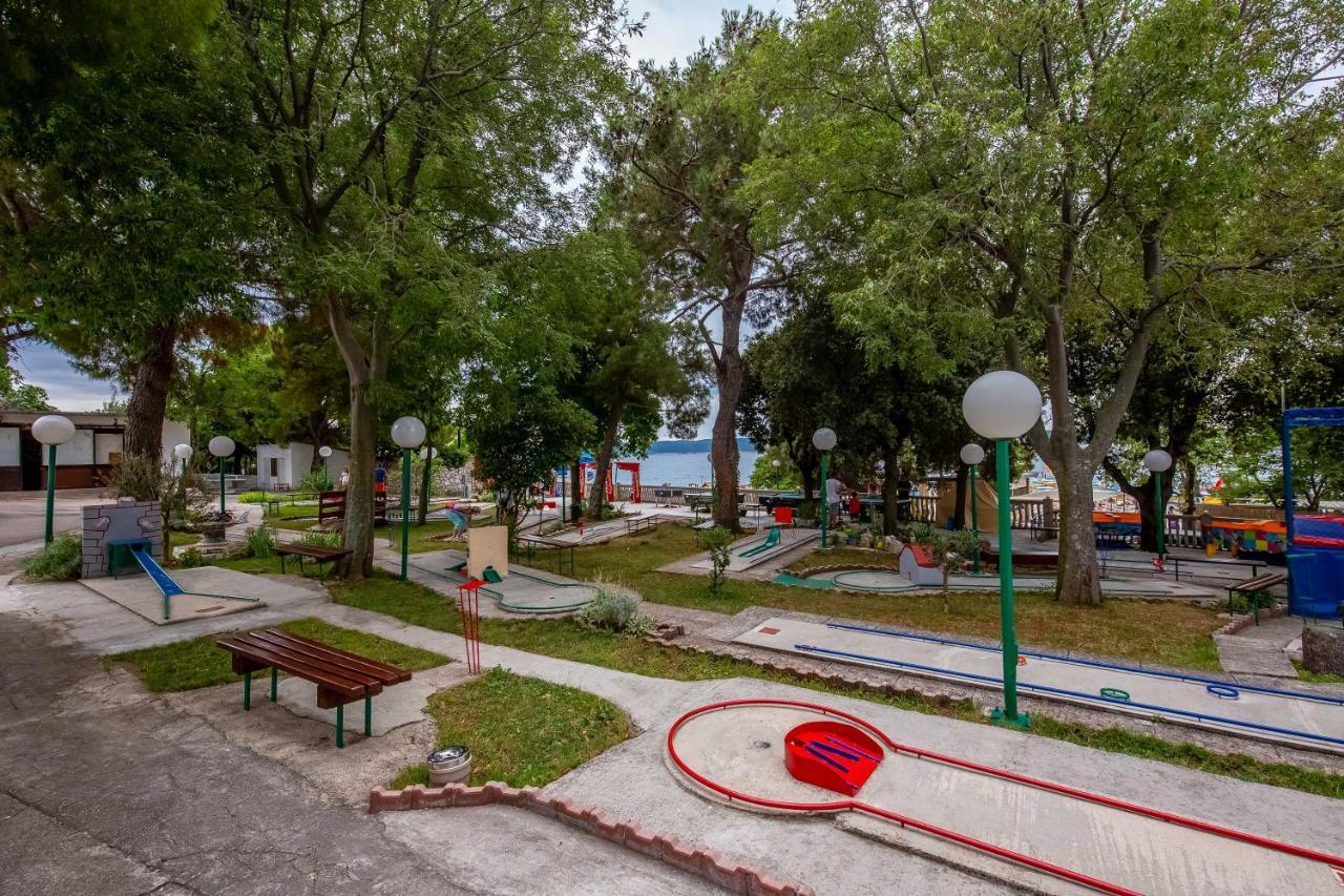 Paviljoni Slaven Hotel Selce Exterior photo