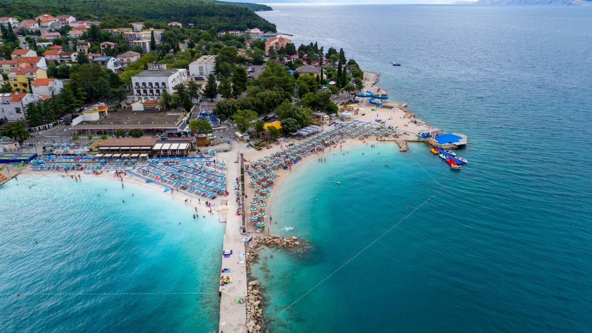 Paviljoni Slaven Hotel Selce Exterior photo
